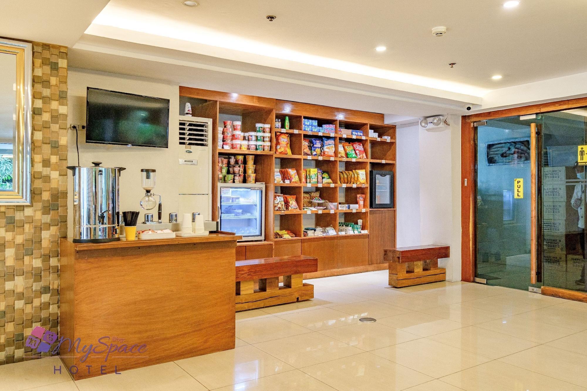 Myspace Hotel @Bgc Pasig City Екстер'єр фото